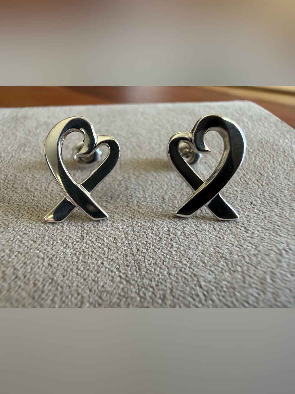 Tiffany&Co. Paloma Picasso® Sterling Silver Loving Heart Earrings (Read)